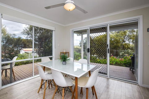 River Retreat - Accommodation Fremantle 0