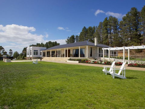 Riversdale Estate Cottages - Accommodation Fremantle 0