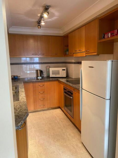 RIVERSIDE CITY VIEW PARKING NETFLIX WIFI WINE FREE - Accommodation Fremantle 2
