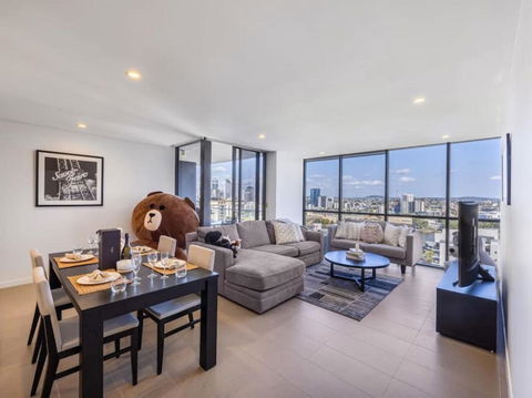 Riverview 2BR Delicate Apt, 1min To Train Station - Accommodation Fremantle 0