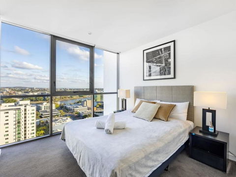 Riverview 2BR Delicate Apt, 1min To Train Station - Accommodation Fremantle 3