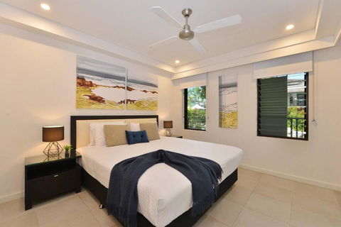Resort-style Swim Out - A True Tropical Oasis - Accommodation Fremantle 2