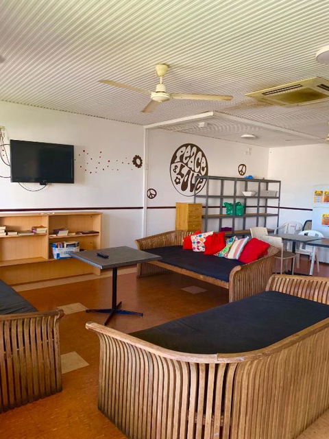 Roey Backpackers And Party Bar - Accommodation Fremantle 3