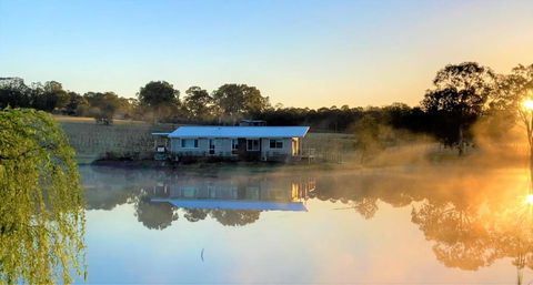 Romantic Lakehouse Set In A Private Vineyard In The Hunter Valley - Accommodation Fremantle 1