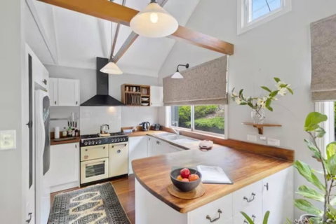 Romantic Lakeview Cottage - Accommodation Fremantle 2