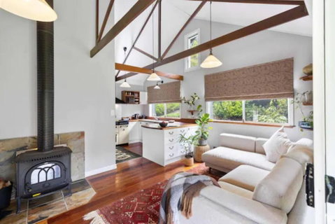 Romantic Lakeview Cottage - Accommodation Fremantle 3