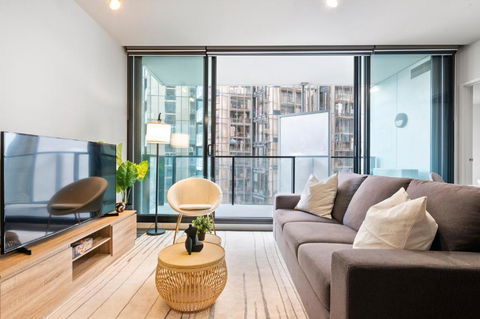 Rooftop Pool 2BR Apt At Marvel Stadium With Free Parking - Accommodation Fremantle 1