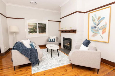 Rose Hill On Hamer, 1940s Charming Cottage Near Cook Park - Accommodation Fremantle 2