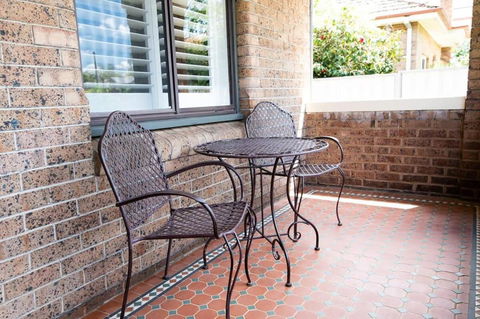 Rose Hill On Hamer, 1940s Charming Cottage Near Cook Park - Accommodation Fremantle 3
