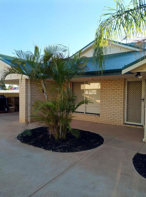 Ross - Accommodation Fremantle 0