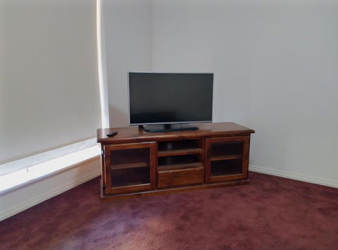 Ross - Accommodation Fremantle 2
