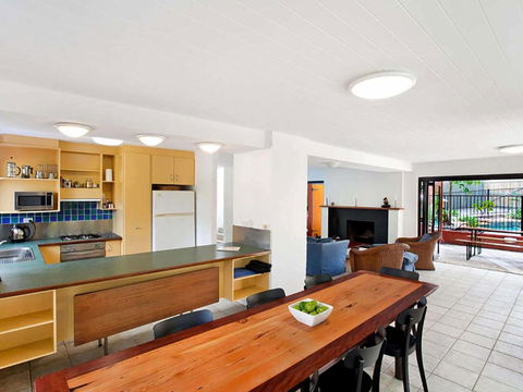 Ross Cres Spacious Private Beach House - Accommodation Fremantle 3