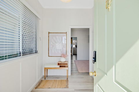 Sage Cottage! CBD Perfection! - Accommodation Fremantle 3