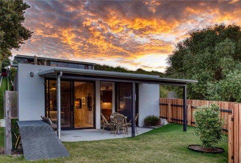 SALT Luxury Couples Bungalow - Accommodation Fremantle 1