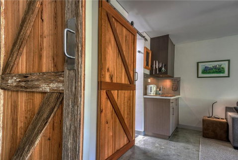 SALT Luxury Couples Bungalow - Accommodation Fremantle 2