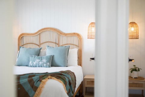 Sanbis Cabin - Hidden Boutique Retreat, Sea Views - Accommodation Fremantle 0