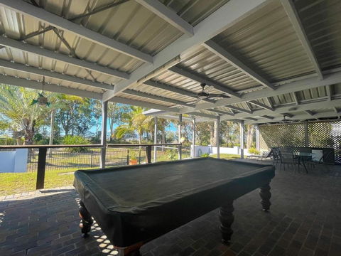 Sand N Sea - Burrum Heads- Beachfront- 4BR- Aircon -Pets Welcome - Accommodation Fremantle 0
