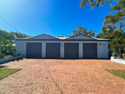 Sand N Sea - Burrum Heads- Beachfront- 4BR- Aircon -Pets Welcome - Accommodation Fremantle 3