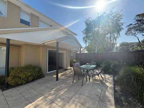 Sandpiper 10 - Close To Town And Beach - Accommodation Fremantle 1