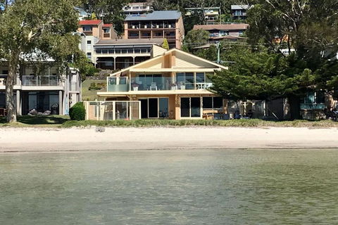 Sandy Beach House Corlette Unit 1 Waterfront WI-FI Aircon - Accommodation Fremantle 0