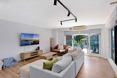 Sandy Cove Apartment The Entrance 8 - Accommodation Fremantle 1