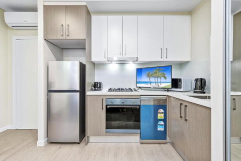 Studio Near Airpot Bay City With Parking - Accommodation Fremantle 3
