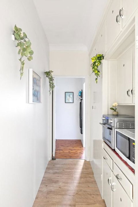Stylish Double Room - Seconds To Transport & Shops - Shared Bathroom - Accommodation Fremantle 1