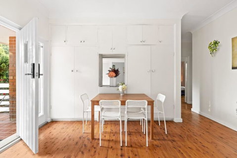 Stylish Double Room - Seconds To Transport & Shops - Shared Bathroom - Accommodation Fremantle 2