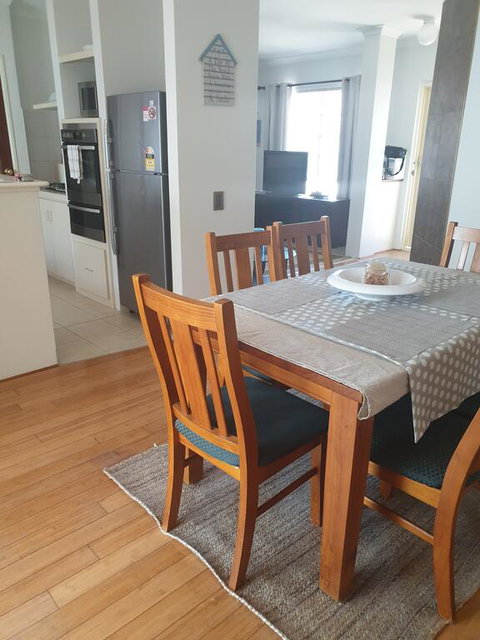 Beachside Retreat 2 - Accommodation Fremantle 2