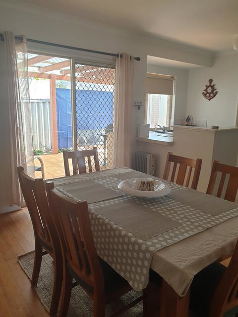 Beachside Retreat 2 - Accommodation Fremantle 1