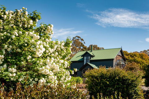 Beaupre Cottage - Accommodation Fremantle 0