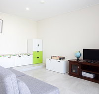 Beautiful Coastal Family-Sized Home - Accommodation Fremantle