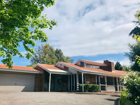 Beautiful Resort Retreat Villa In The Yarra Valley - Entertainer's Delight - Accommodation Fremantle 2