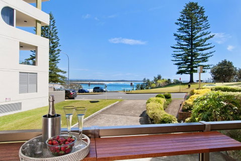 Beauty At The Beach - Modern Beachfront Apartment - Accommodation Fremantle 0