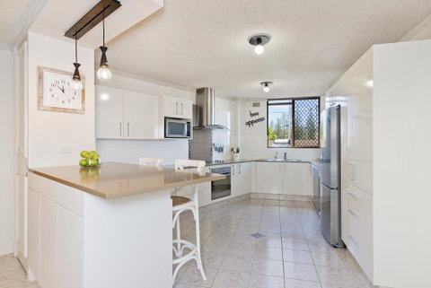Beauty At The Beach - Modern Beachfront Apartment - Accommodation Fremantle 2