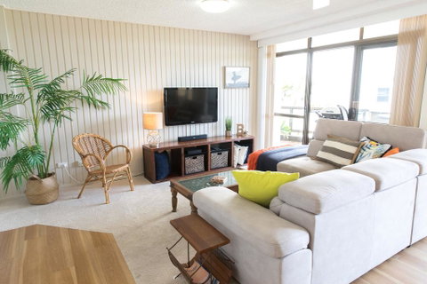 Beauty At The Beach - Modern Beachfront Apartment - Accommodation Fremantle 3