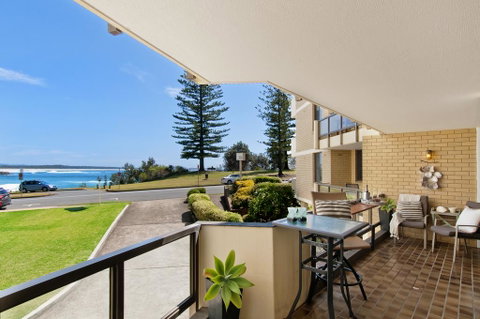 Beauty At The Beach - Modern Beachfront Apartment - Accommodation Fremantle 1