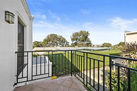 Bell Street Mansion 2-14 - Accommodation Fremantle 1