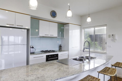 Bella Vista - Accommodation Fremantle 0