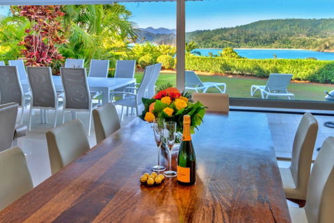 Bella Vista East 3 Luxury Ocean Views Large Flat Grassed Area And Buggy - Accommodation Fremantle 0