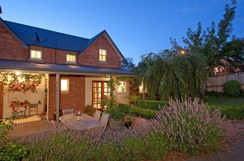 Bellerive House - Accommodation Fremantle 0