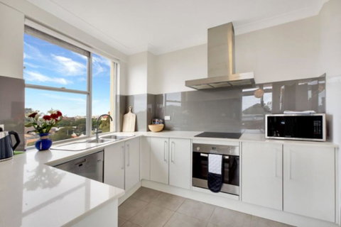 BELLEVUE BELLE - Hosted By: L'Abode Accommodation - Accommodation Fremantle 3
