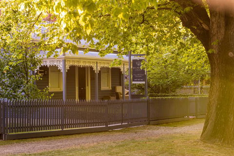 Belmont At Beechworth 2 Bedrooms, 2 Bathrooms, 2 Couples - Accommodation Fremantle 0
