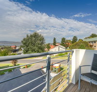 Beloka Close - Modern spacious and pet friendly accommodation - Accommodation Fremantle