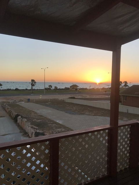 Best Beach Villa - Accommodation Fremantle 1