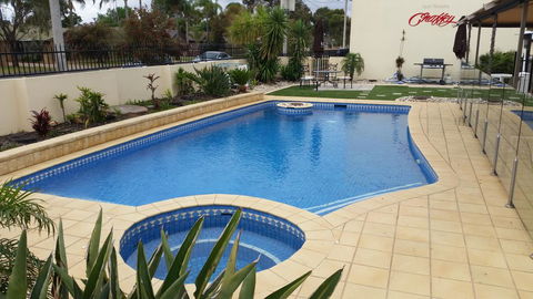 Best Western Chaffey Motor Inn - Accommodation Fremantle 1