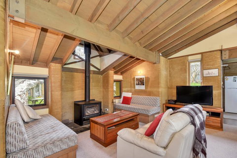 Bidgee Widgee - Accommodation Fremantle 1