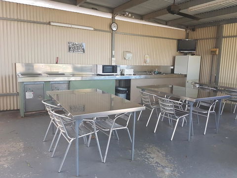 BIG 4 Hay - Accommodation Fremantle 3