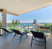 Bimbadeen Penthouse - across the road from Main Beach - Accommodation Fremantle