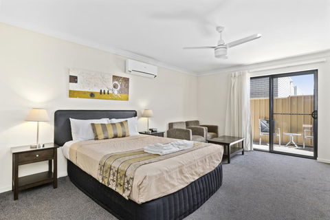 Blackwater Central Motel - Accommodation Fremantle 0